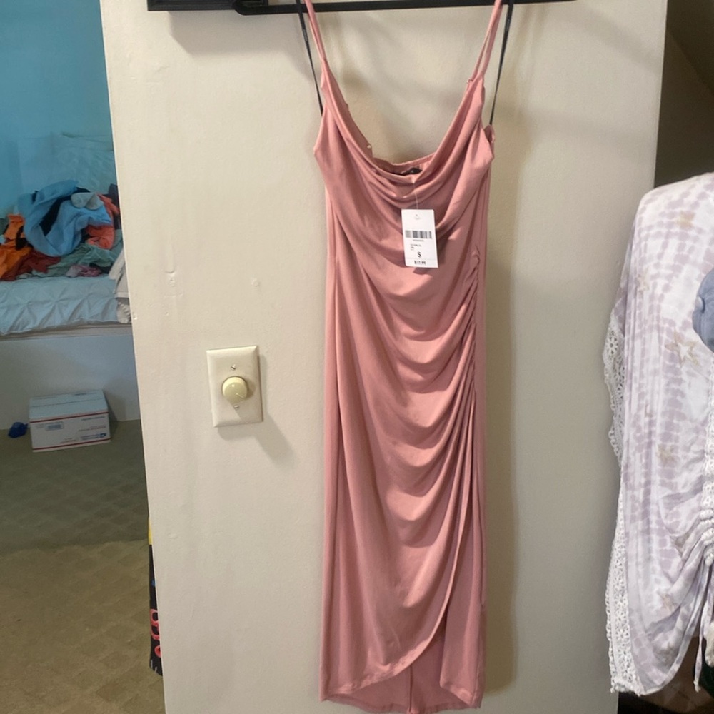 NWT rose pink stretch slip dress with ruched side and slit size Small